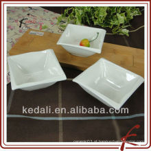 Novo atacado cerâmica branca cerâmica jantar conjunto molho prato com bambu